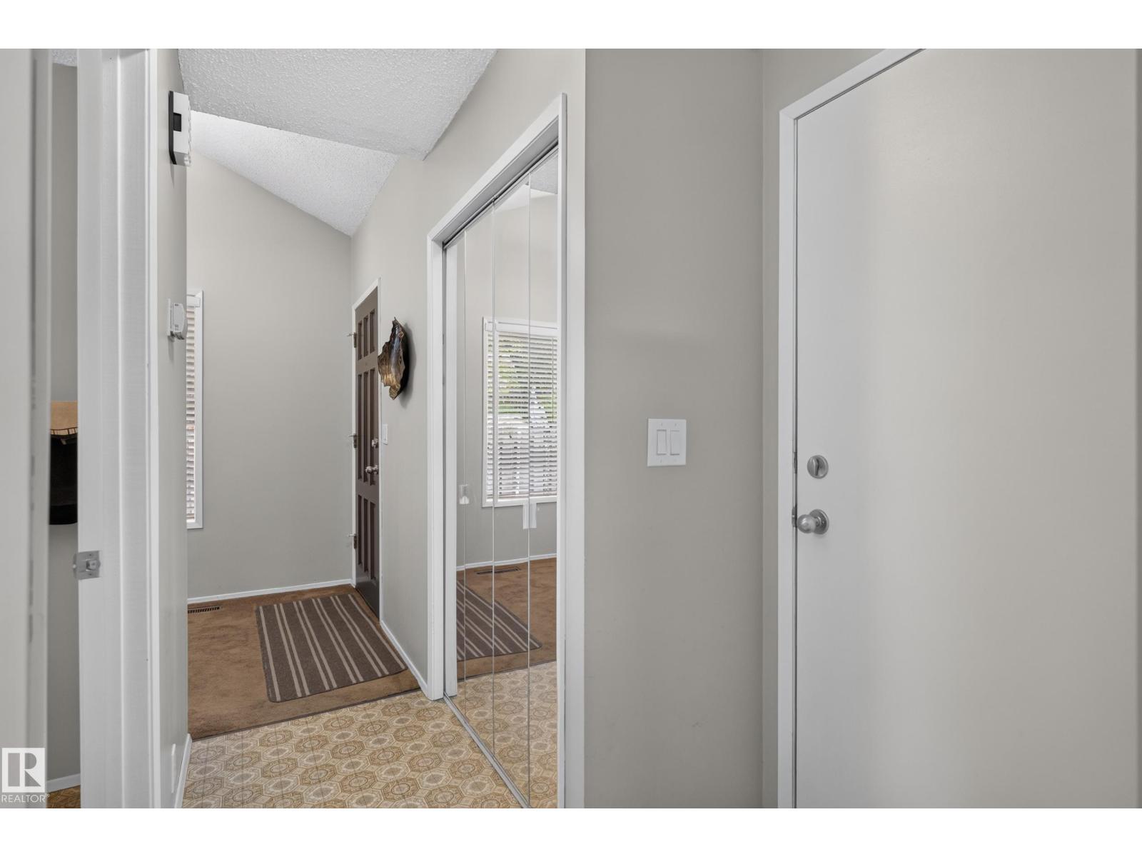 12047 25 Av Nw Property Photo 24