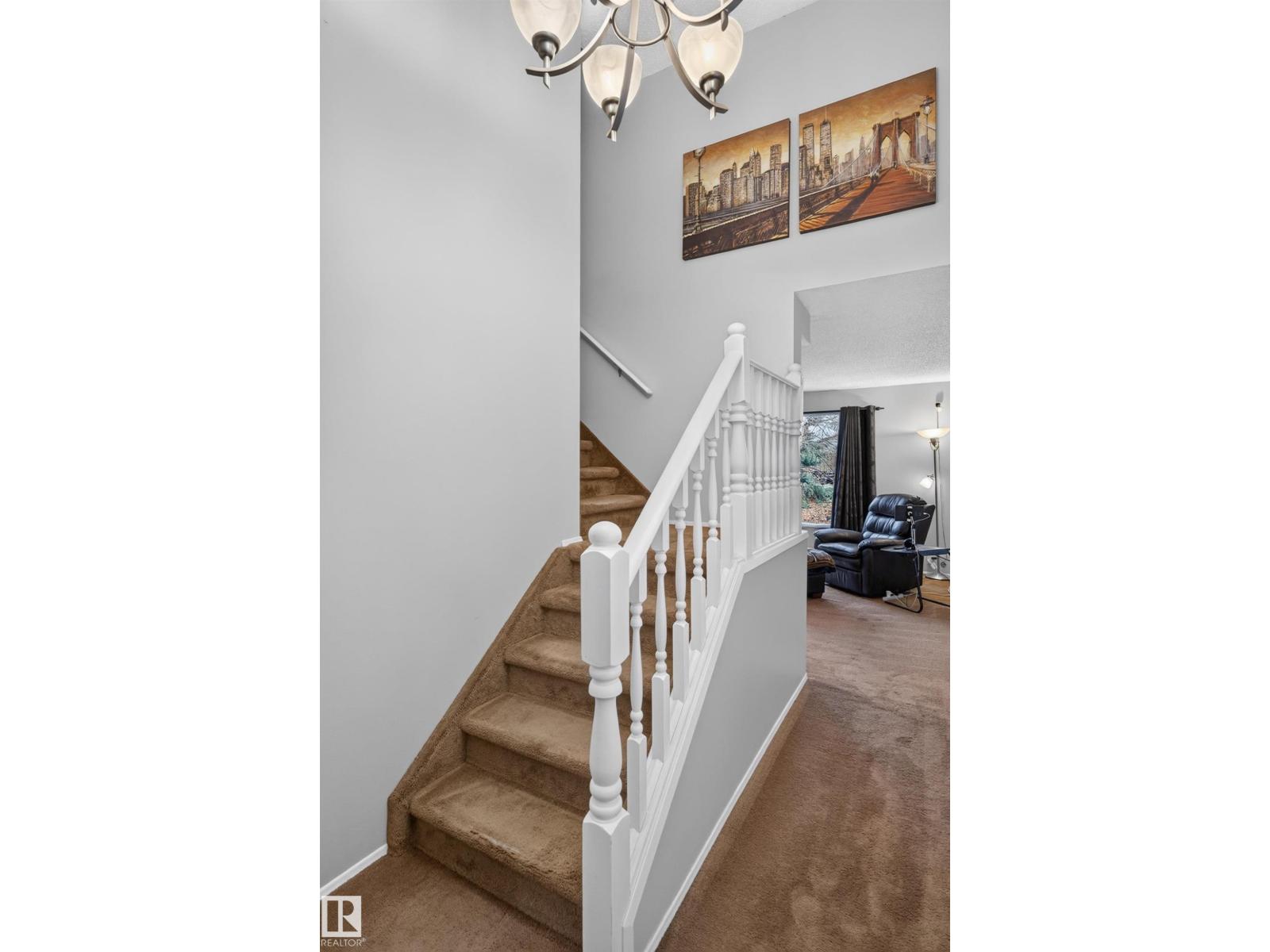 12047 25 Av Nw Property Photo 27