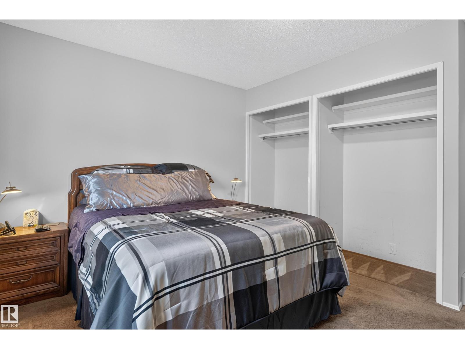 12047 25 Av Nw Property Photo 30