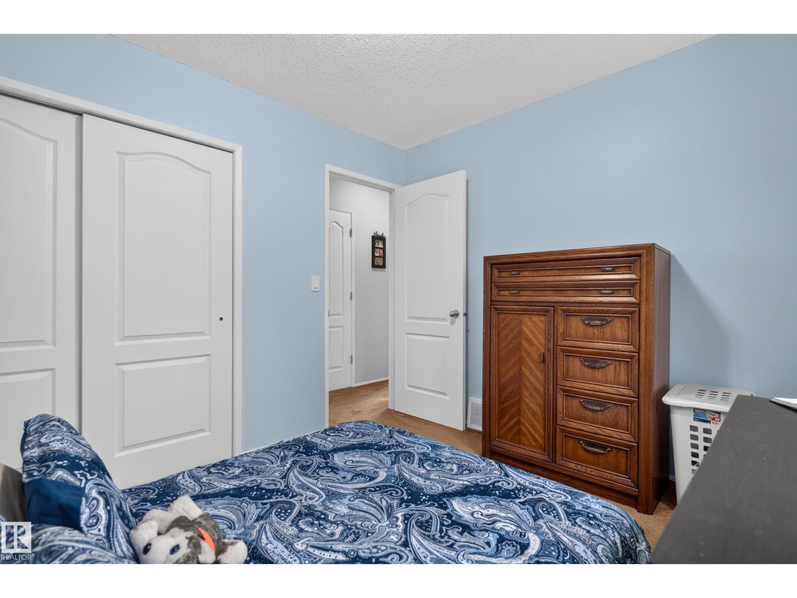 12047 25 Av Nw Property Photo 36
