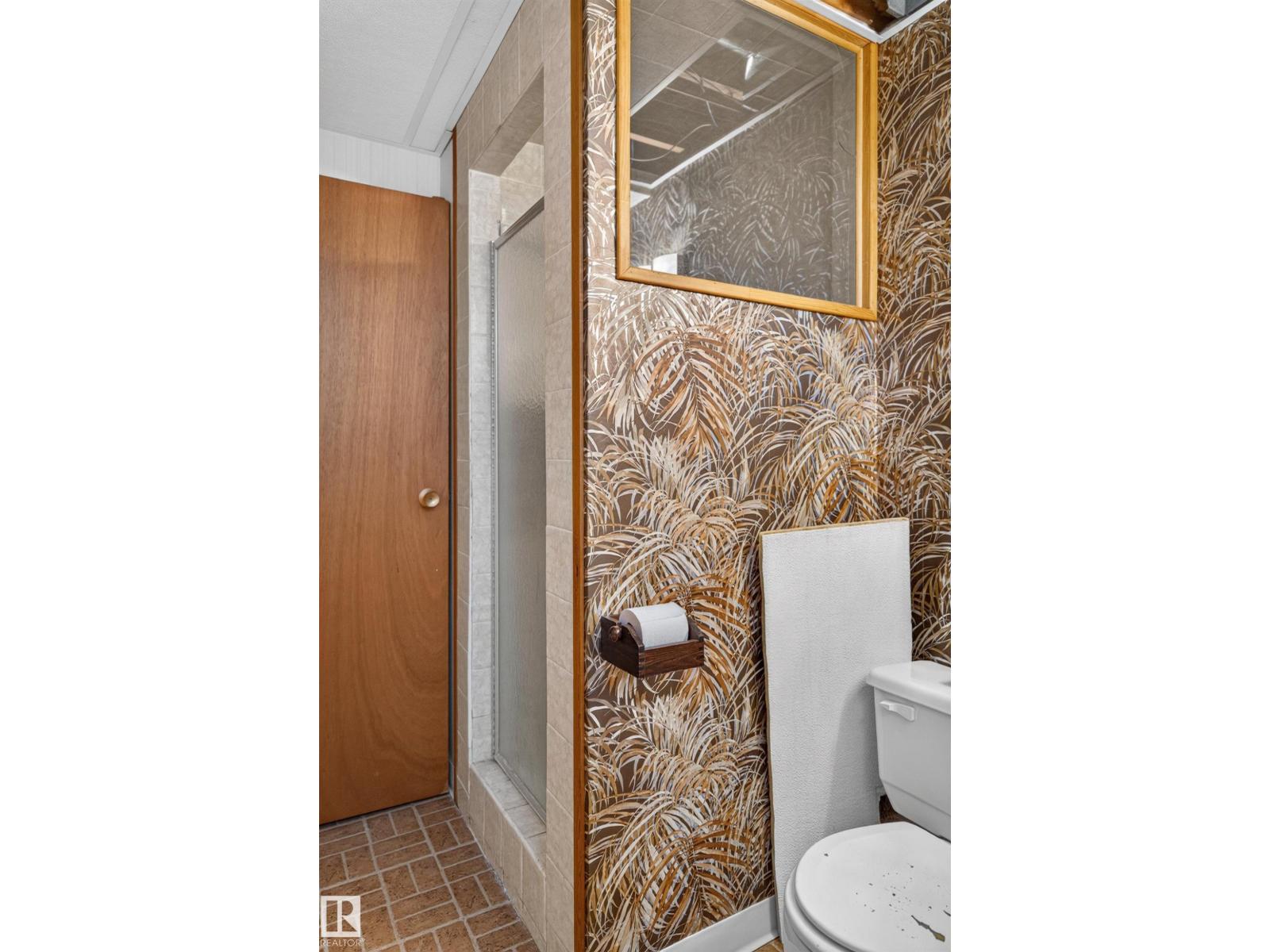 12047 25 Av Nw Property Photo 45