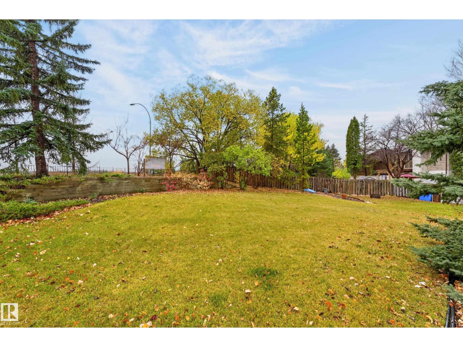 12047 25 Av Nw Property Photo 60