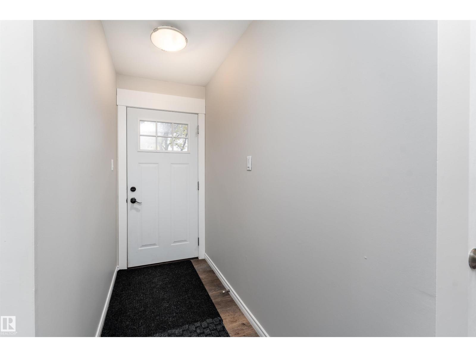 993 Cedar St Property Photo 3
