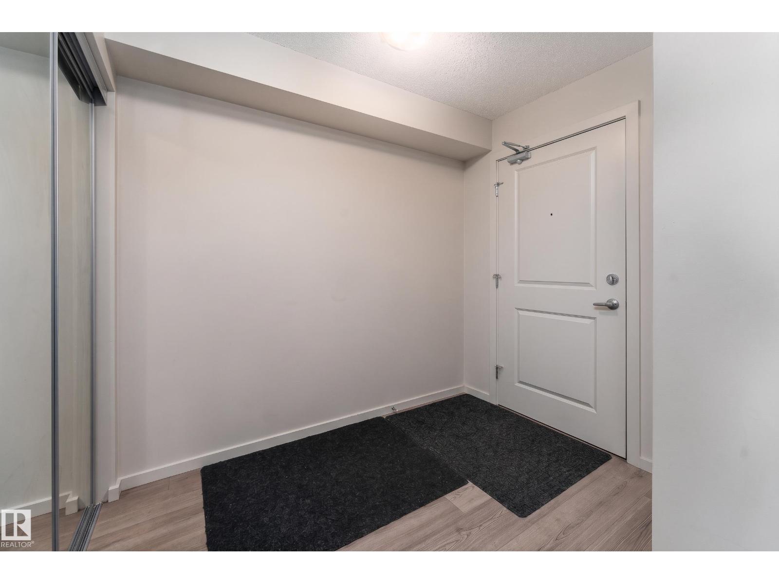 #220 5404 7 Av Sw Property Photo 5