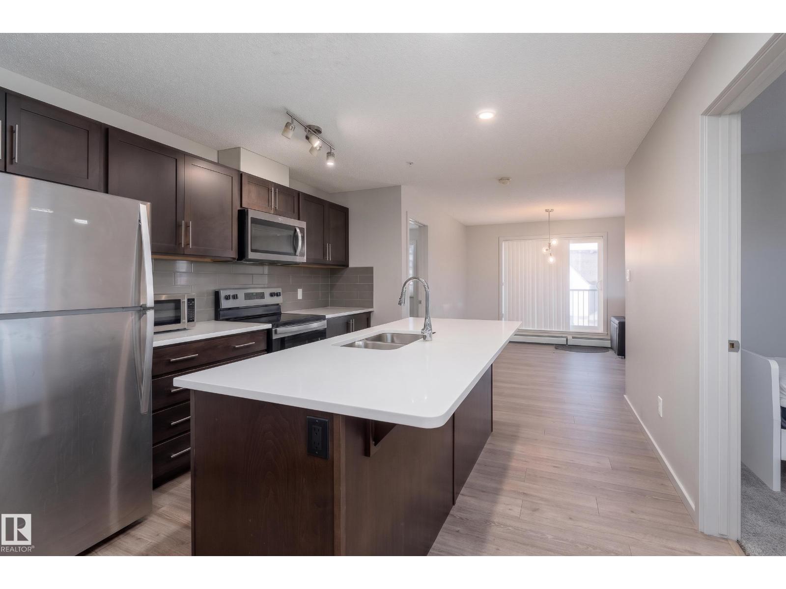 #220 5404 7 Av Sw Property Photo 8