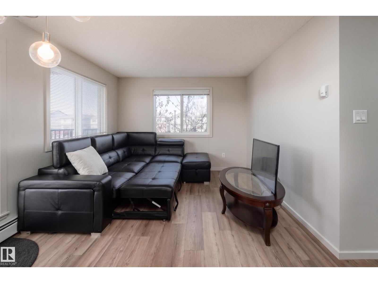 #220 5404 7 Av Sw Property Photo 9