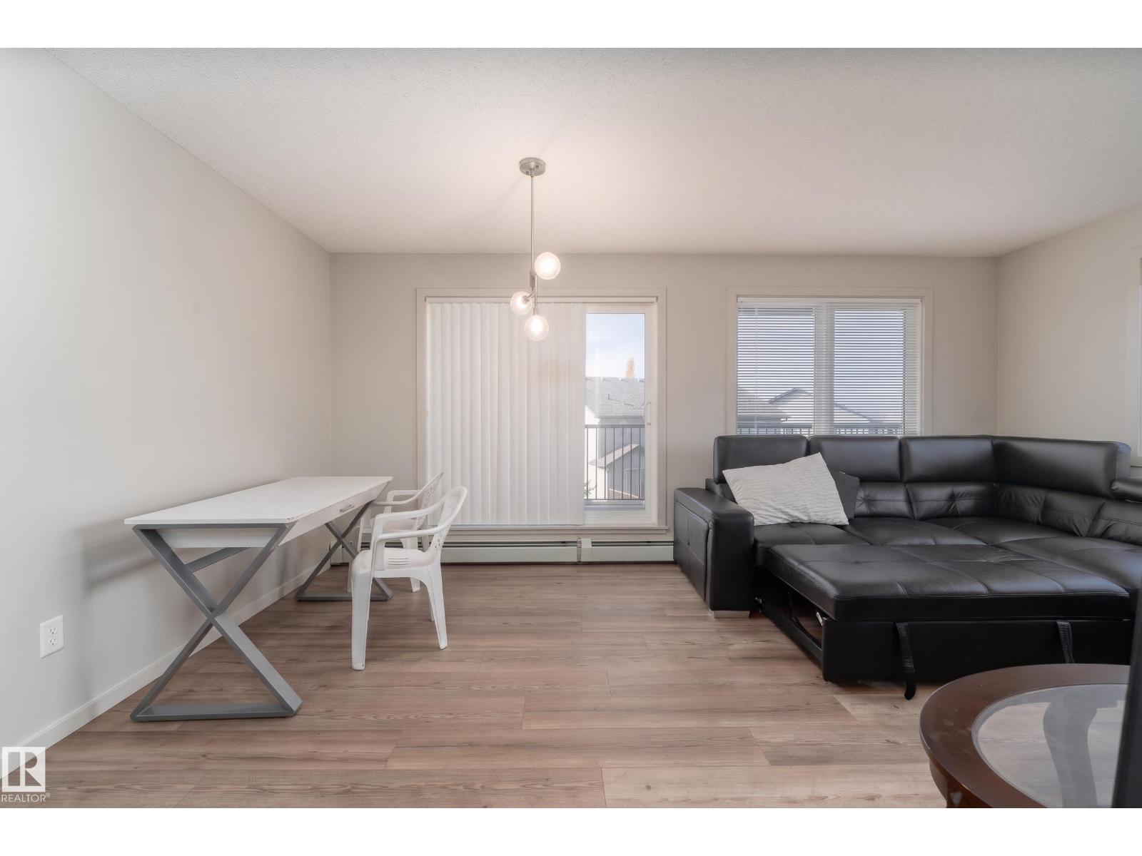 #220 5404 7 Av Sw Property Photo 11