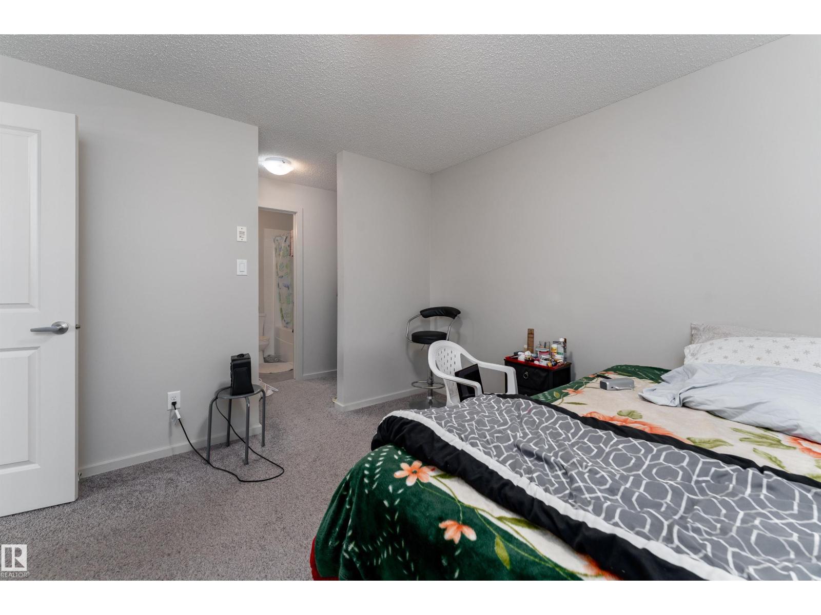 #220 5404 7 Av Sw Property Photo 17