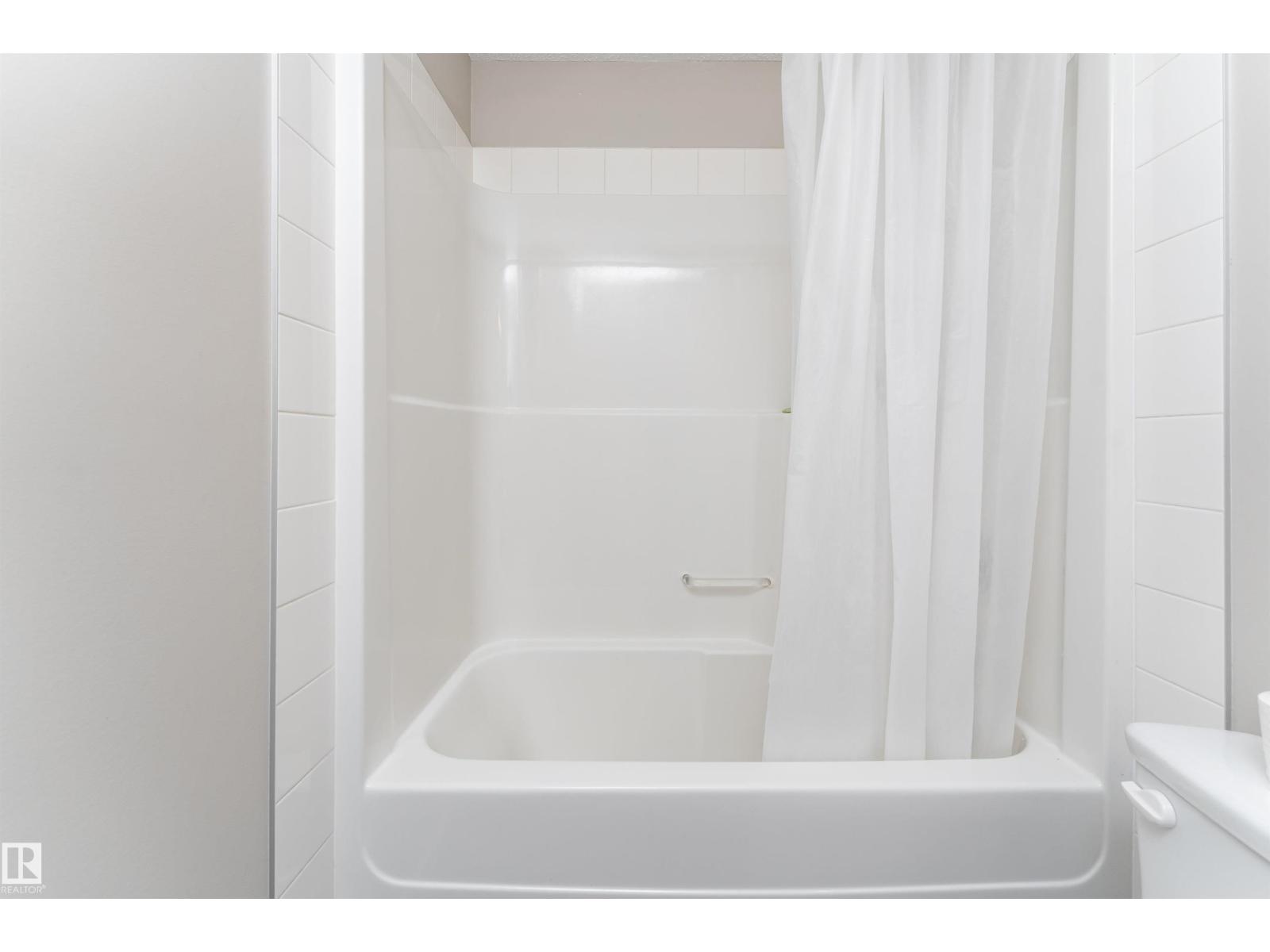 #220 5404 7 Av Sw Property Photo 20