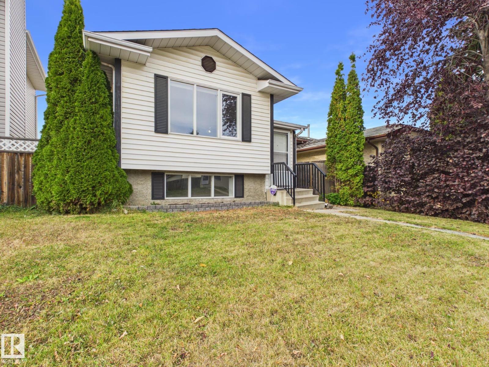 161 Kiniski CR NW Property Photo 1