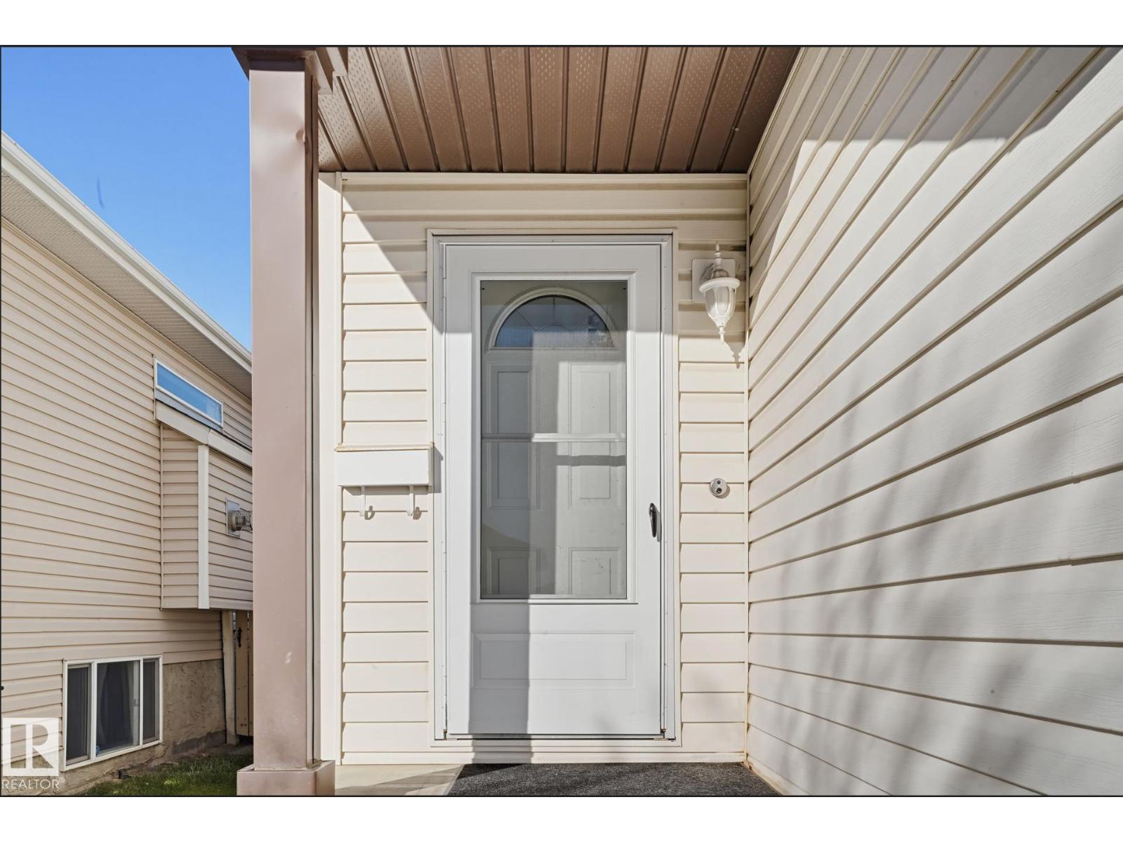 11612 168 Av Nw Property Photo 2
