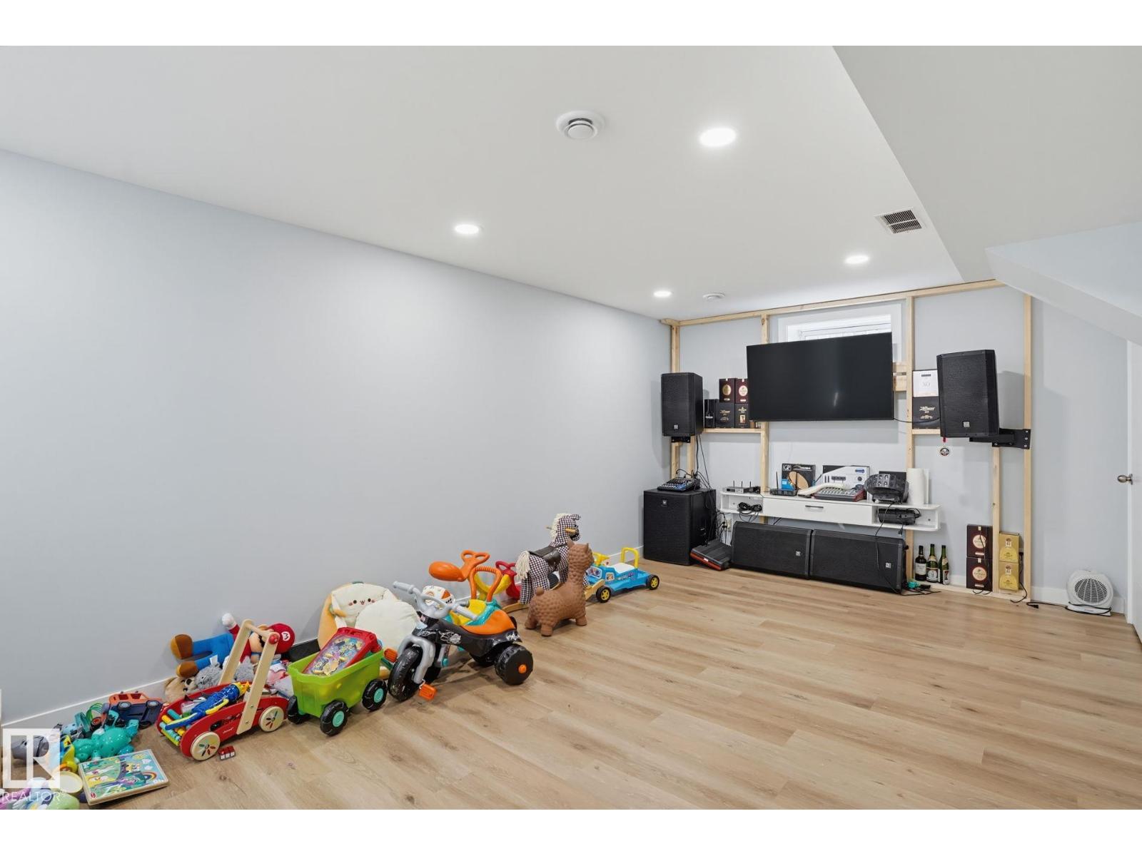 11612 168 Av Nw Property Photo 25