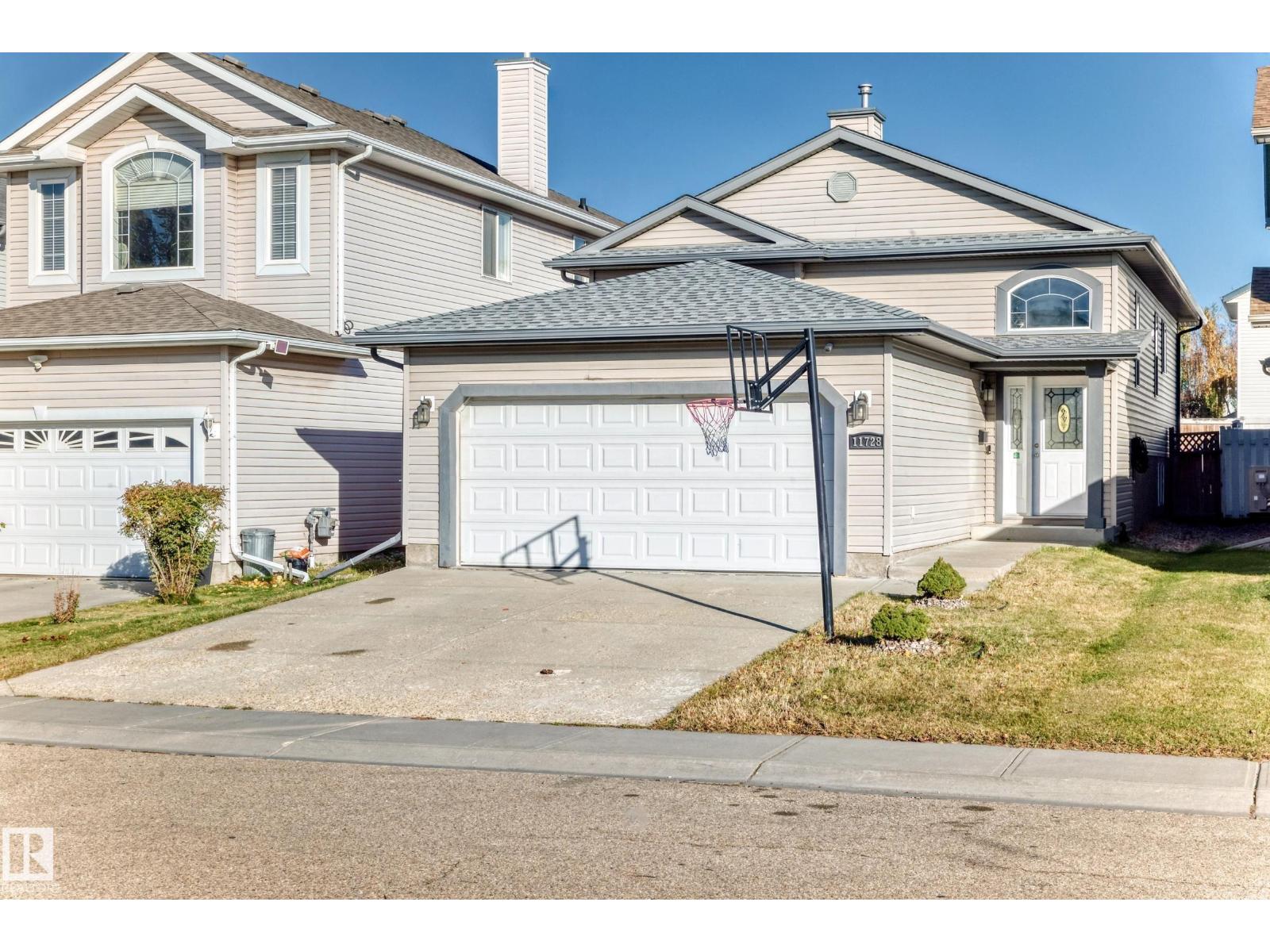 11728 169 AV NW Property Photo 1