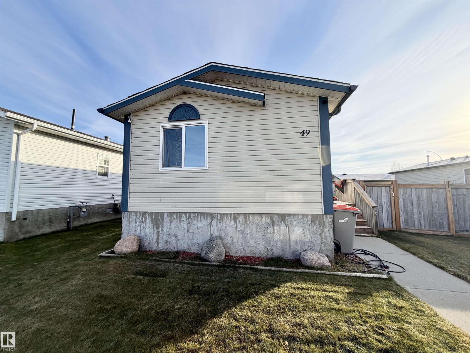 49 JUTLAND CR Property Photo 1