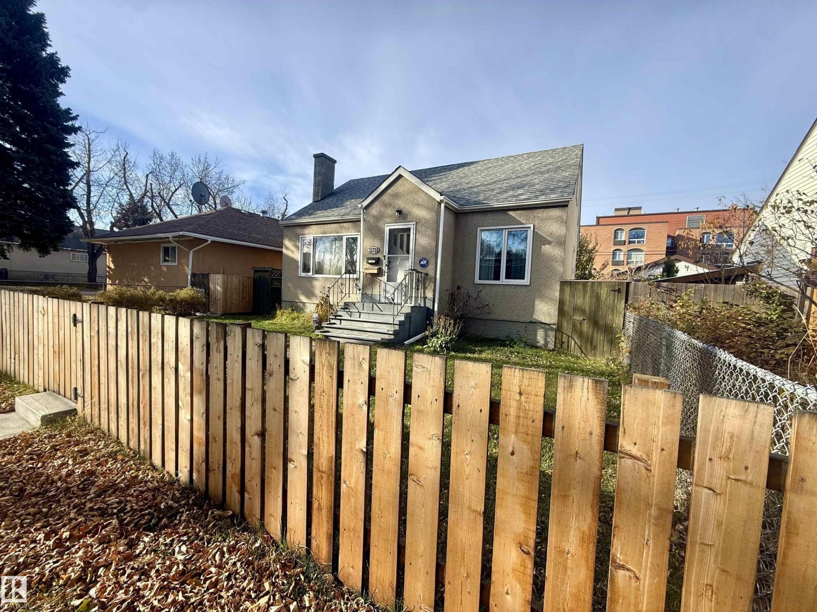 11710 94 Street Nw Property Photo 1