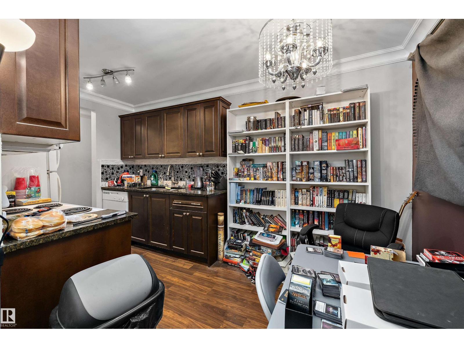 #303 10735 81 Av Nw Property Photo 9