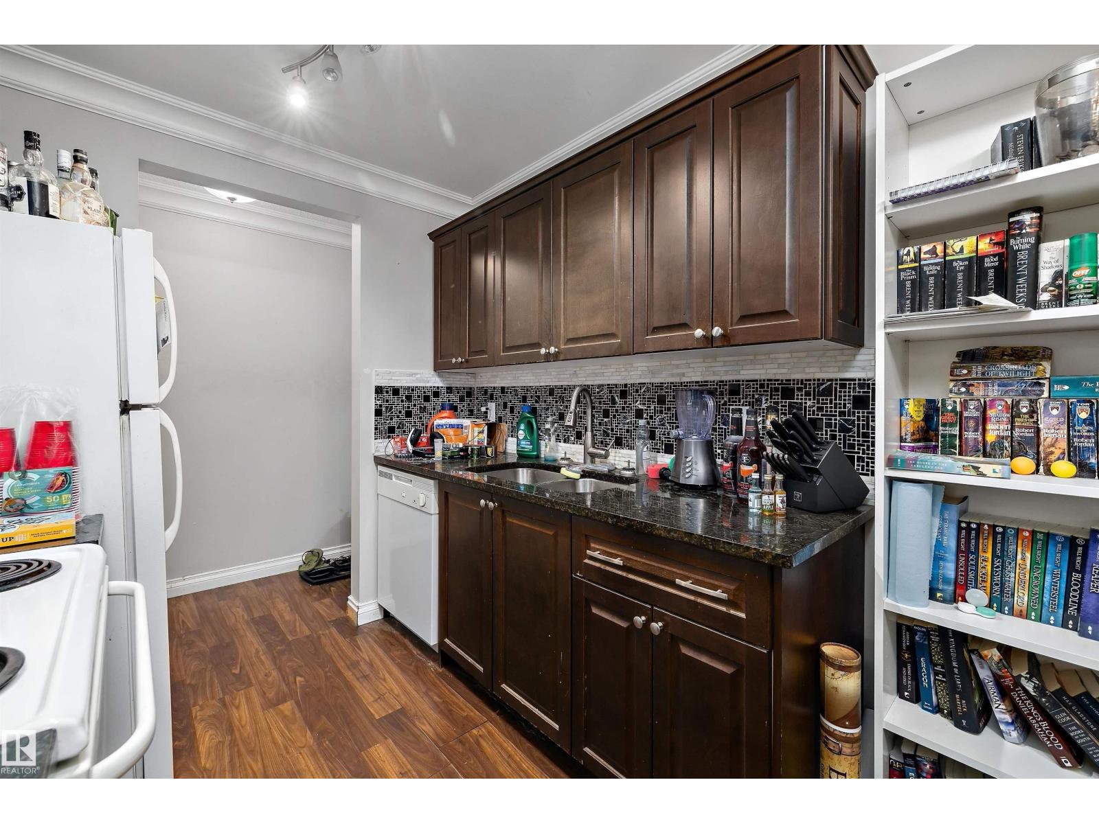 #303 10735 81 Av Nw Property Photo 11