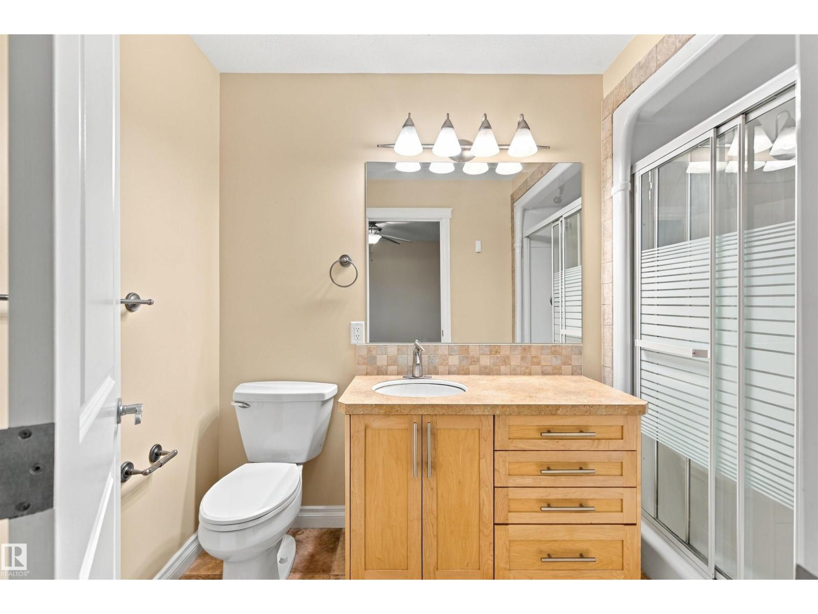 #18 1001 7 Av Property Photo 17
