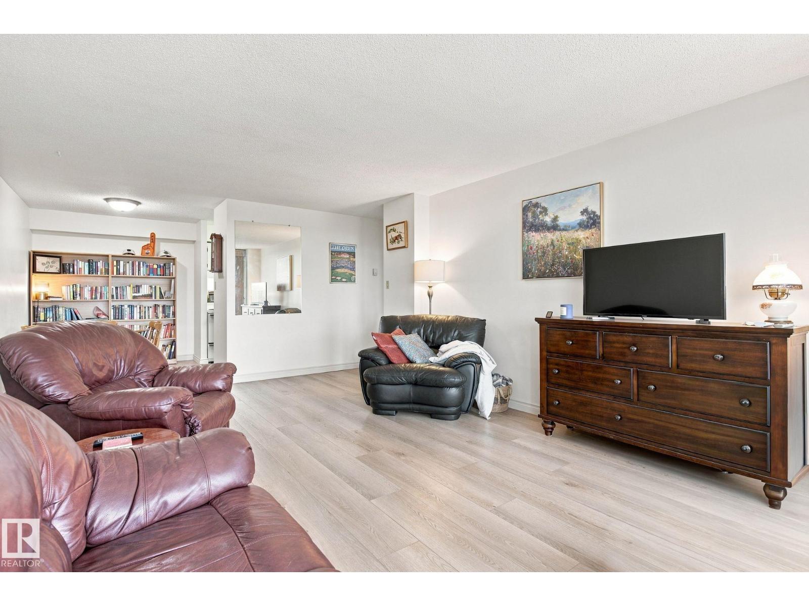 #1507 9835 113 ST NW Property Photo 1