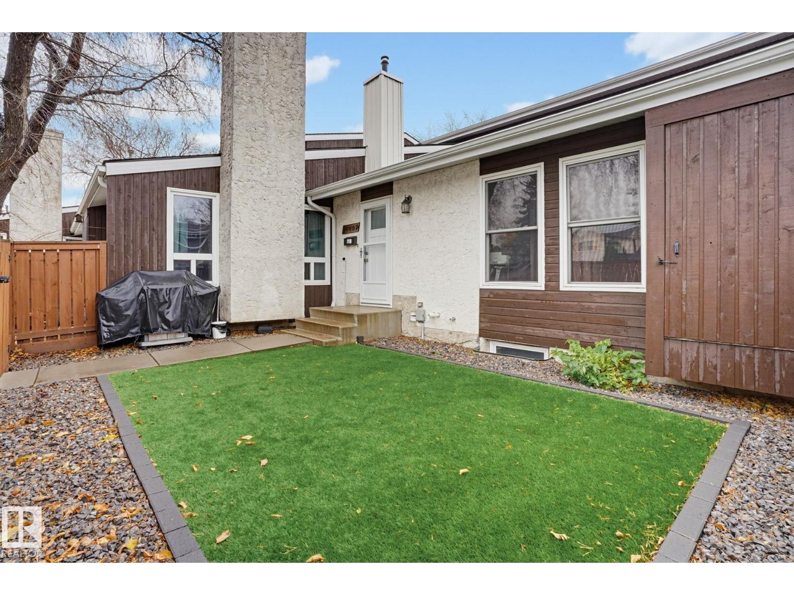 18407 66 AV NW Property Photo 1