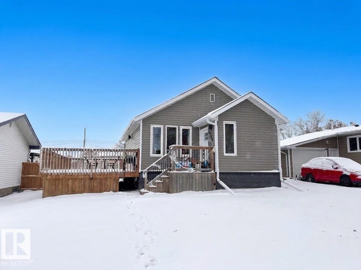 4733 49 AV Property Photo 1