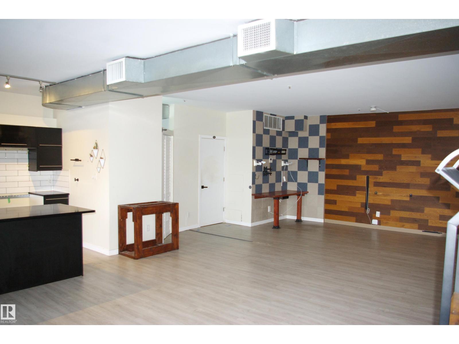 #502 10105 109 St Nw Property Photo 6