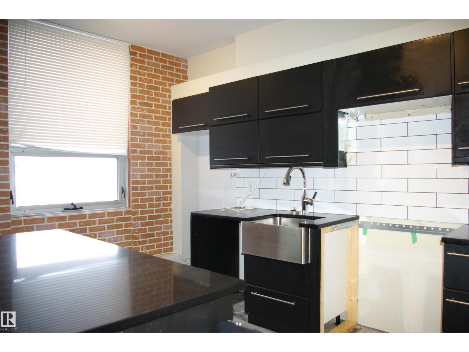 #502 10105 109 St Nw Property Photo 9