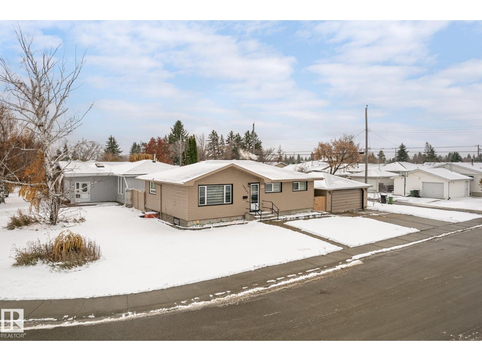 11203 136 AV NW Property Photo 1
