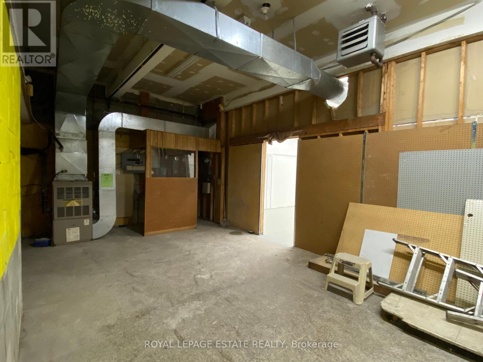 1097a - 1097 Victoria Park Avenue Property Photo 12
