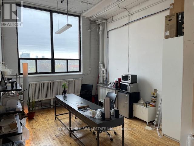 407 - 9 Davies Avenue Property Photo 3
