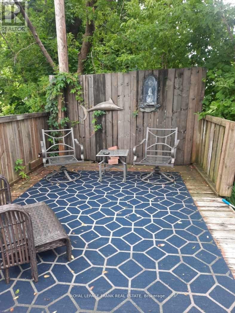 79 Colborne Street W Property Photo 10