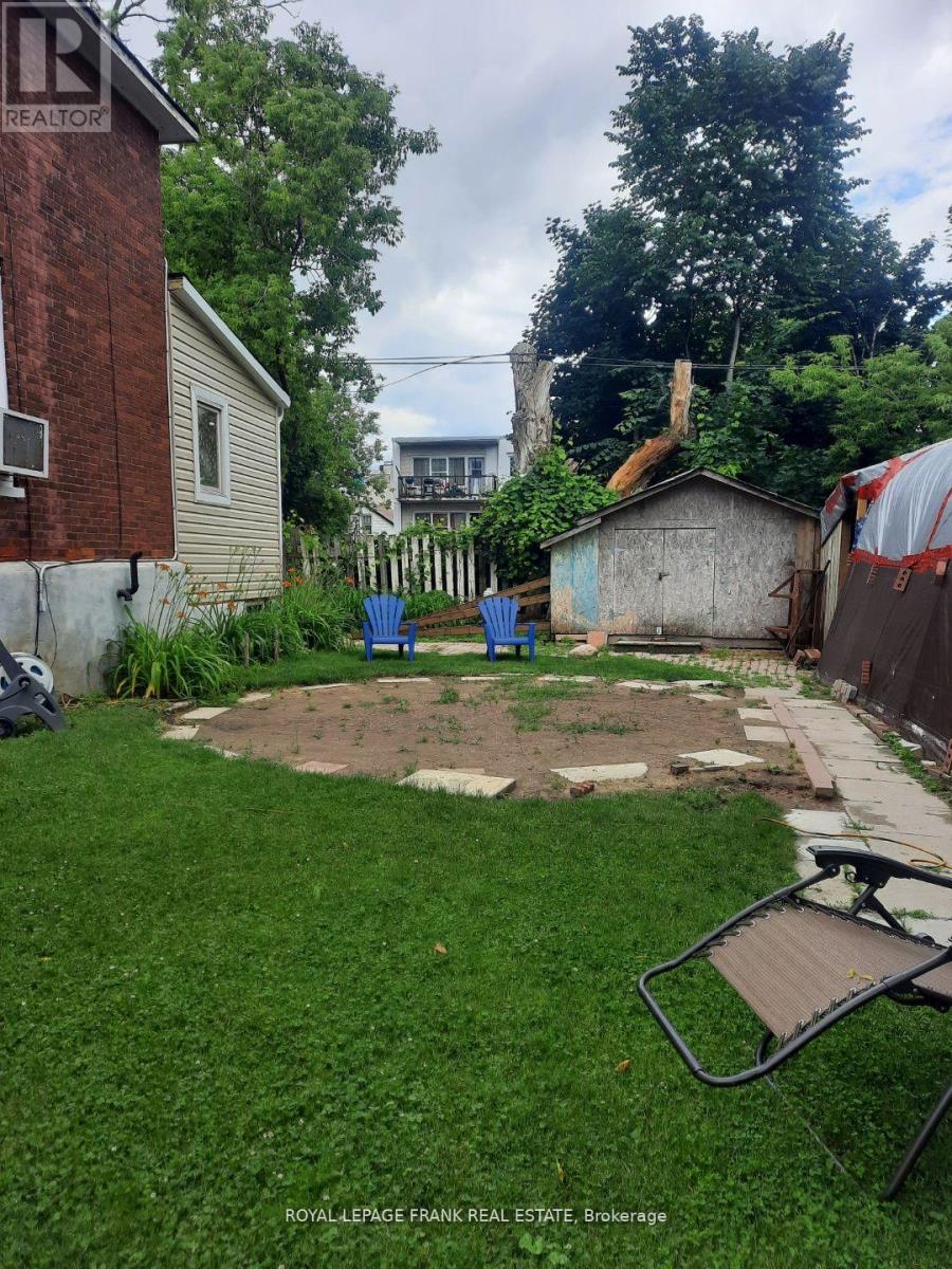 79 Colborne Street W Property Photo 12