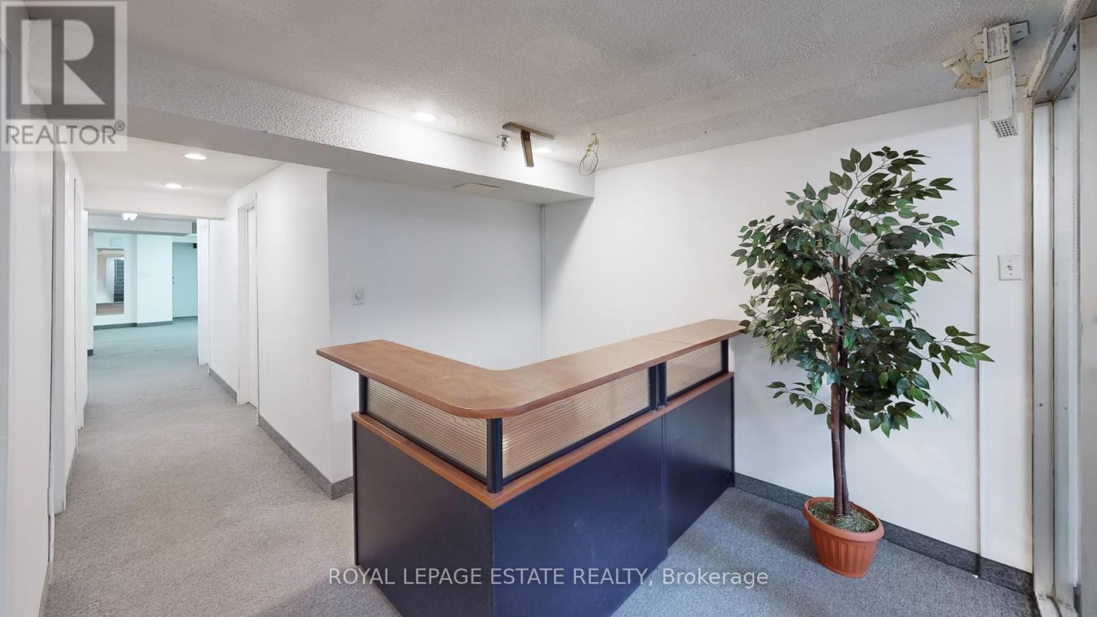 B101 - 2558 Danforth Avenue Property Photo 1