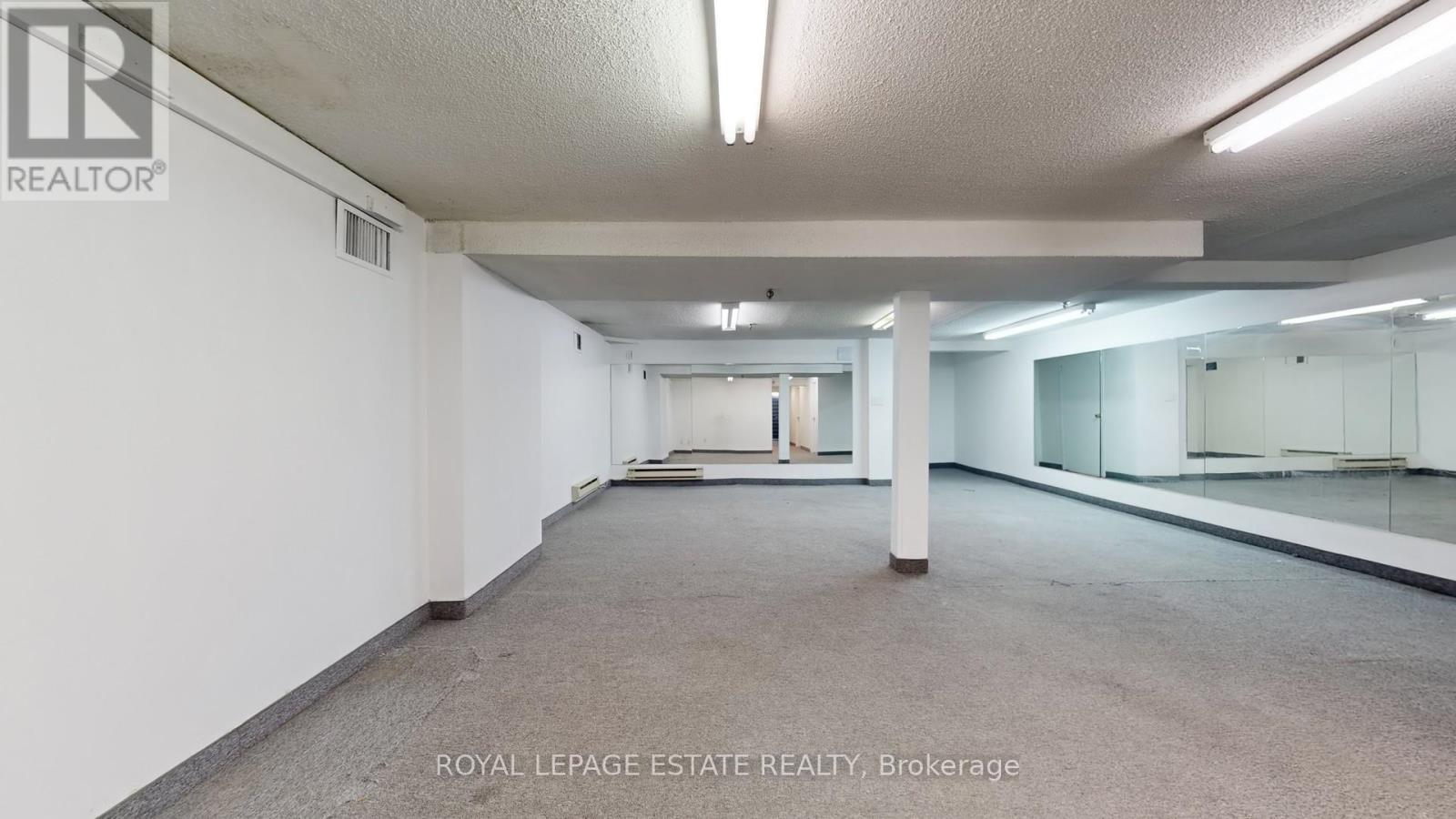 B101 - 2558 Danforth Avenue Property Photo 8