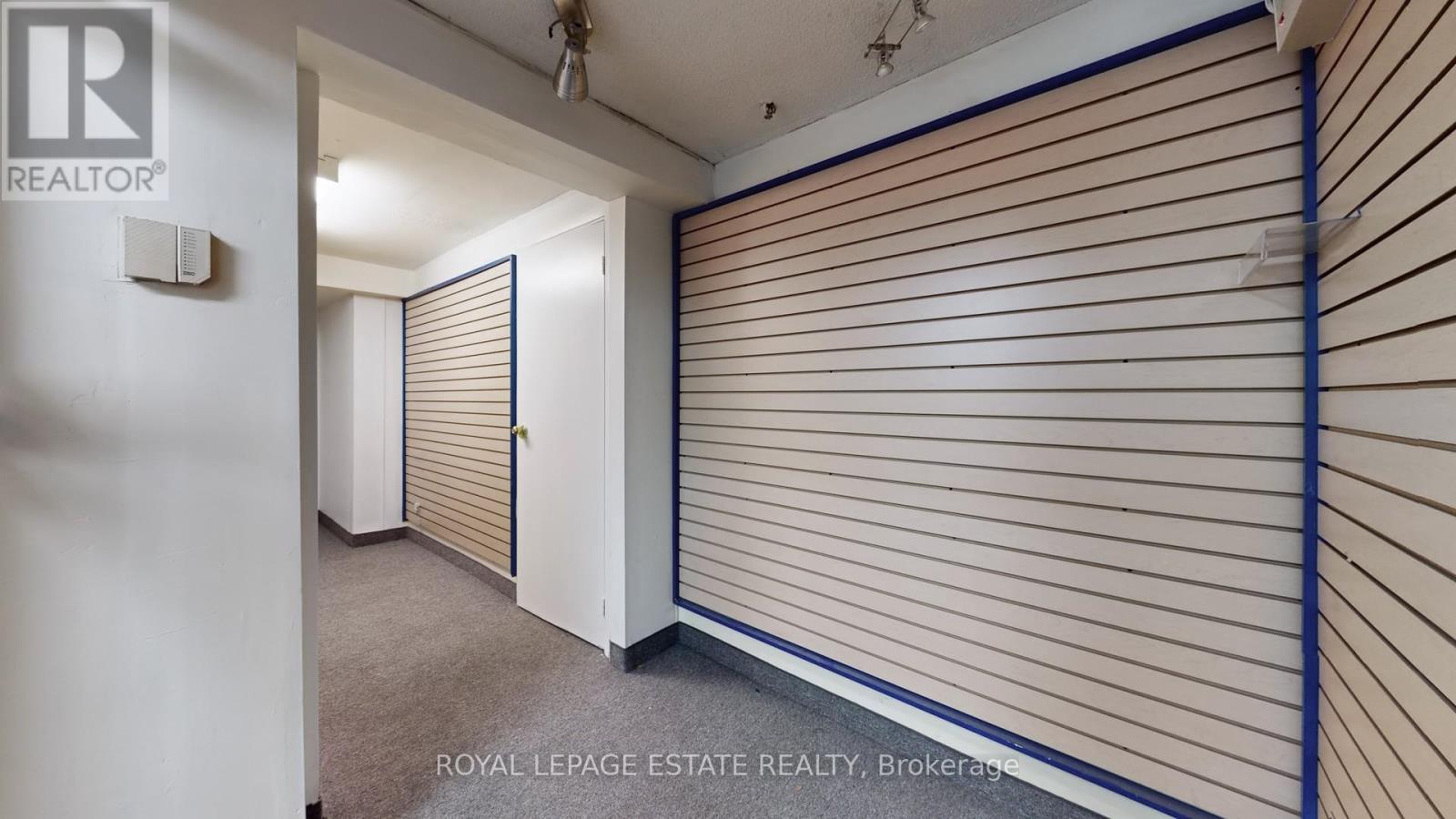 B101 - 2558 Danforth Avenue Property Photo 12