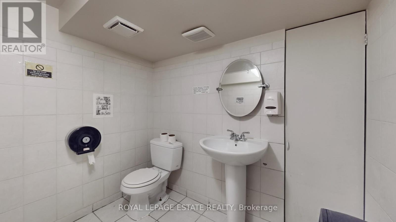 B101 - 2558 Danforth Avenue Property Photo 24