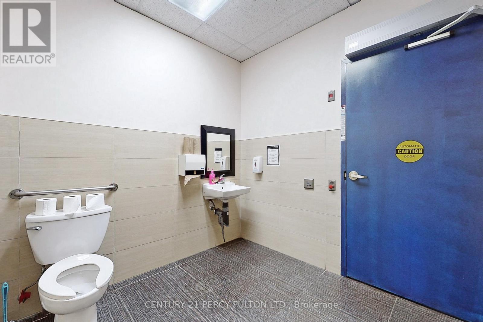 3483 Kingston Road Property Photo 22