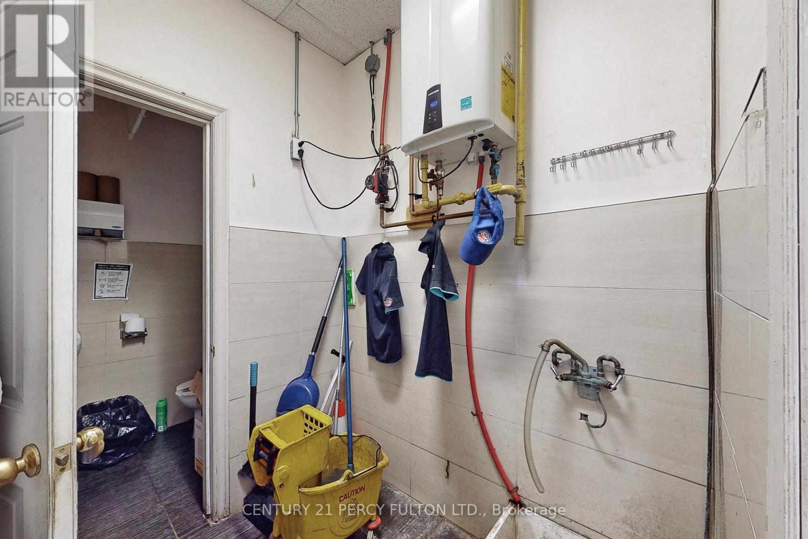 3483 Kingston Road Property Photo 23