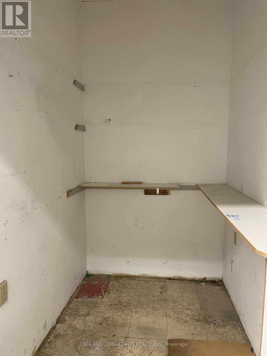 B - 985 Brock Road Property Photo 11