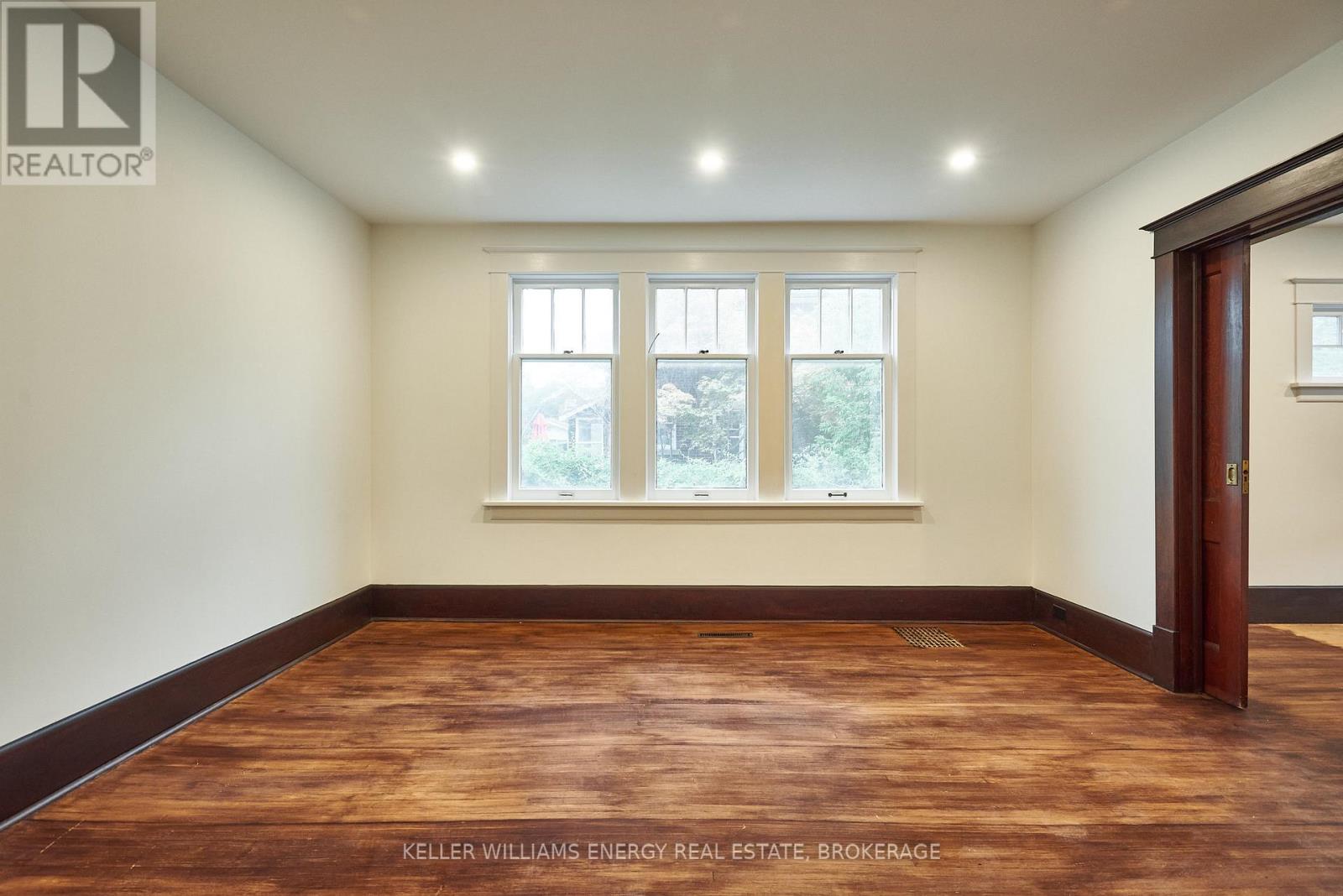 24 Baldwin Street Property Photo 9