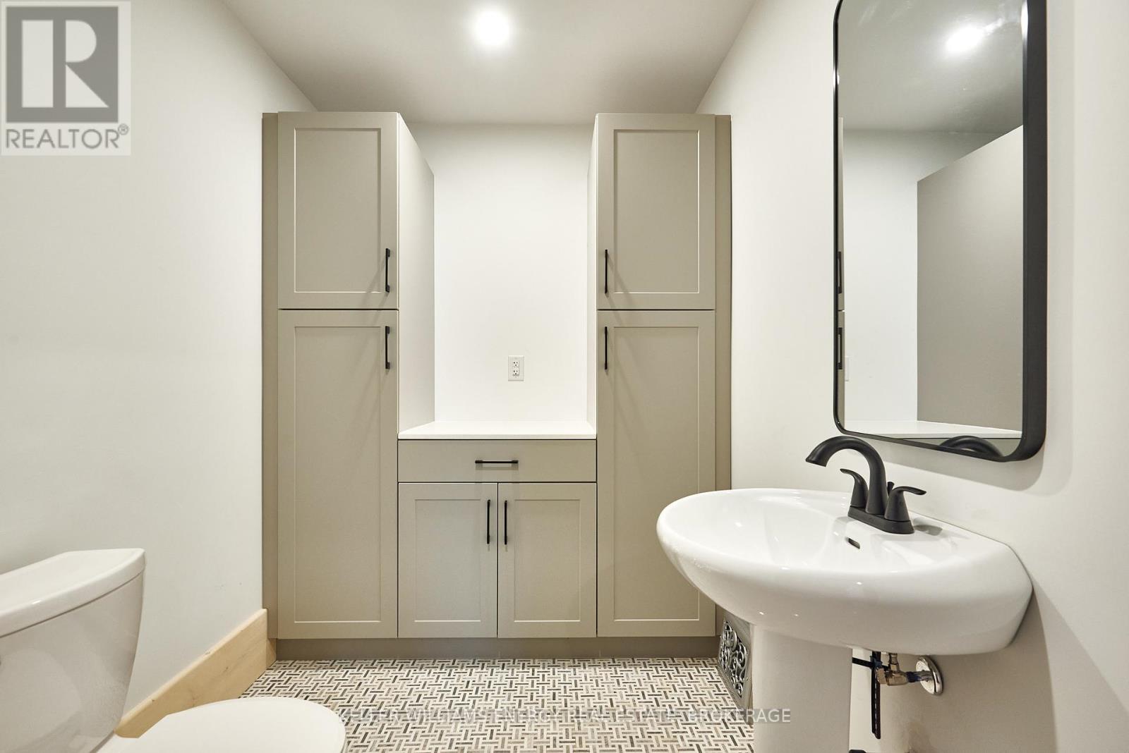 24 Baldwin Street Property Photo 19