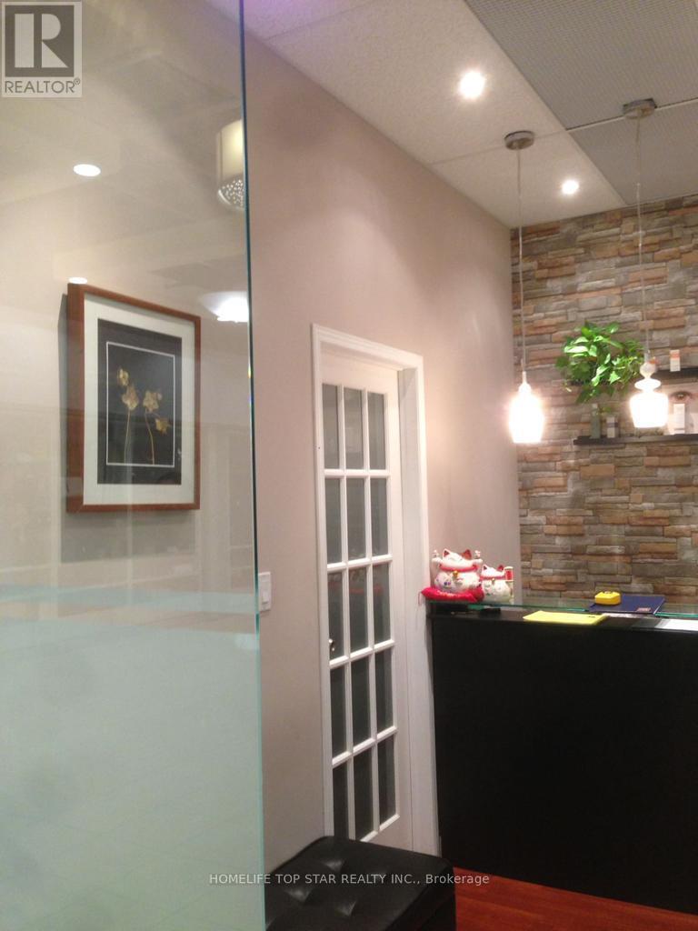 1a9,10 - 4675 Steeles Avenue Property Photo 1