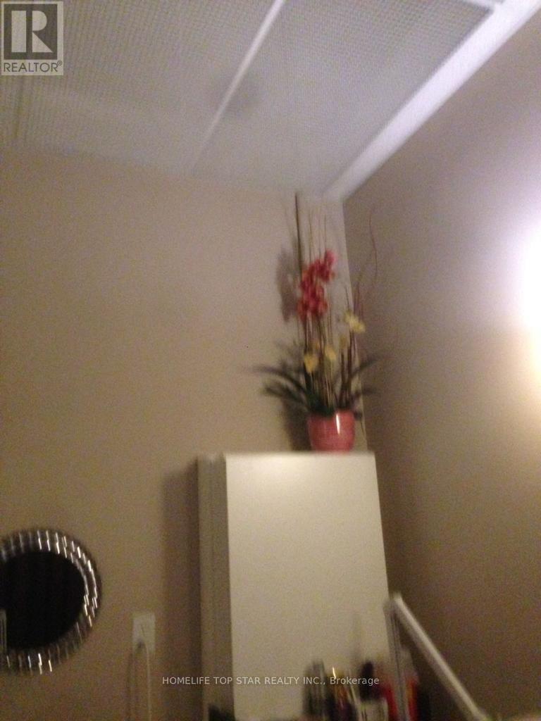 1a9,10 - 4675 Steeles Avenue Property Photo 2