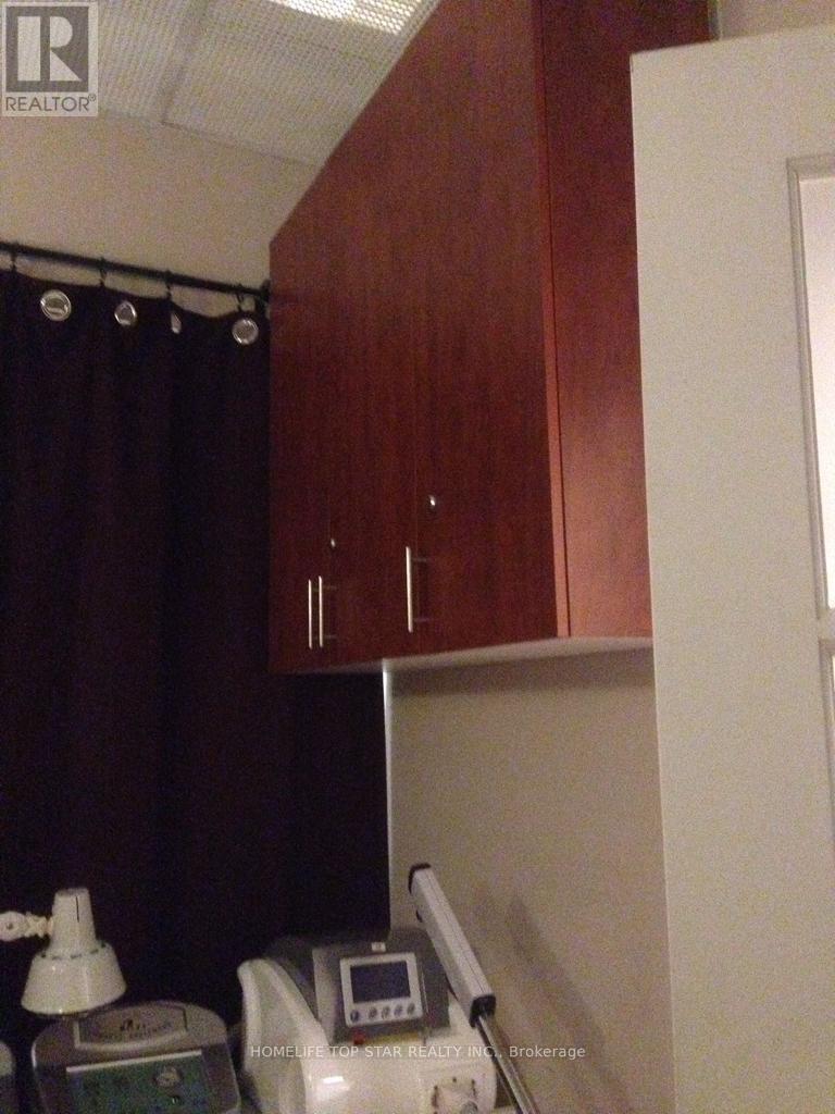 1a9,10 - 4675 Steeles Avenue Property Photo 4