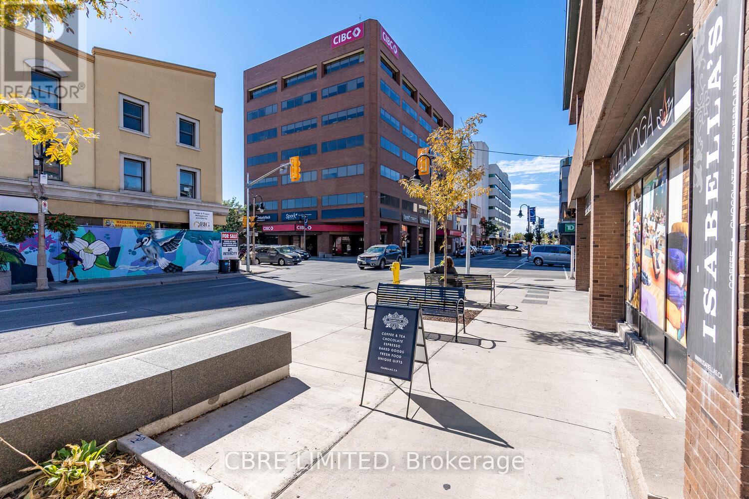 400 - 2 Simcoe Street S Property Photo 2