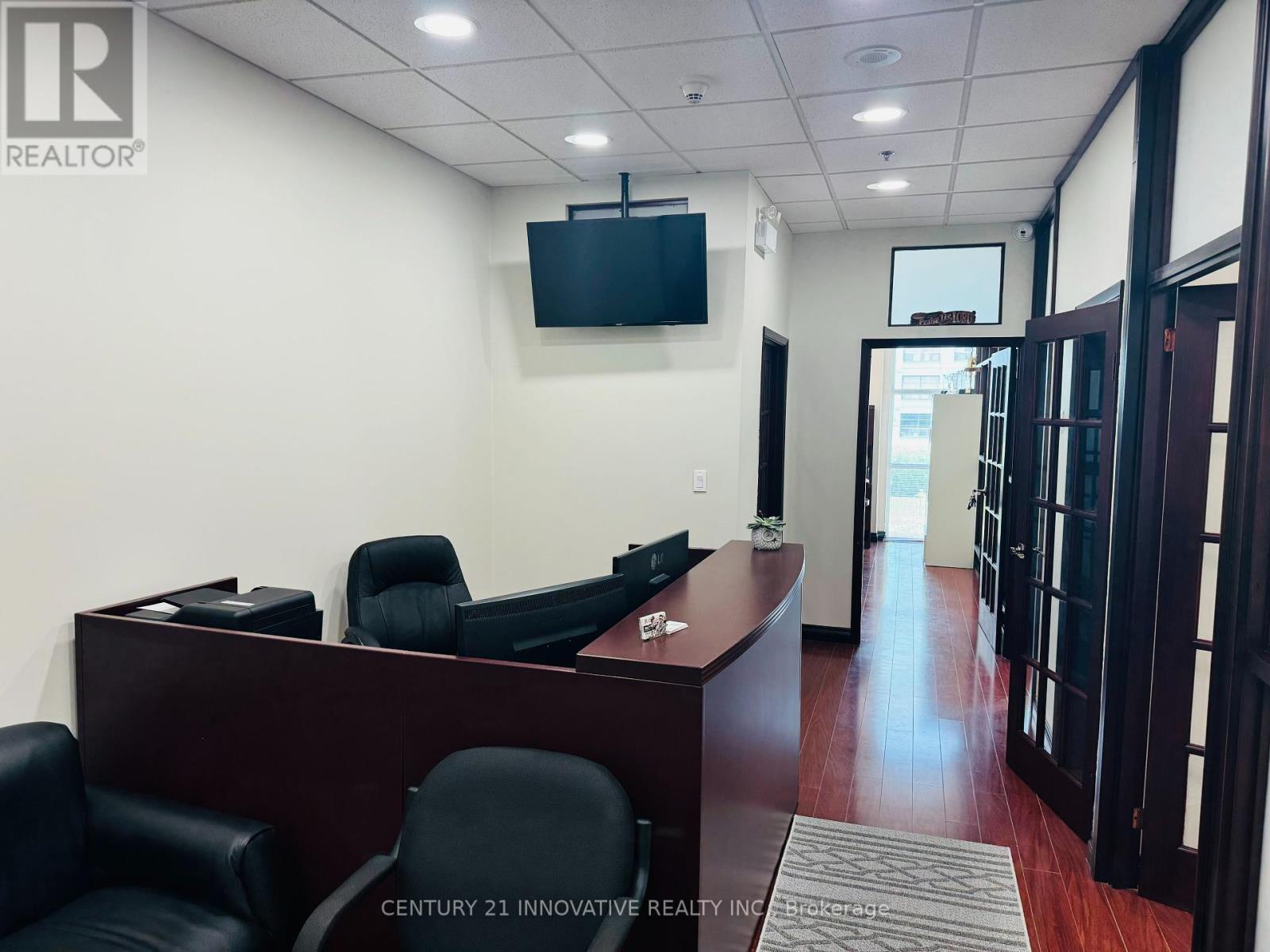 209 - 1585 Markham Road Property Photo 2