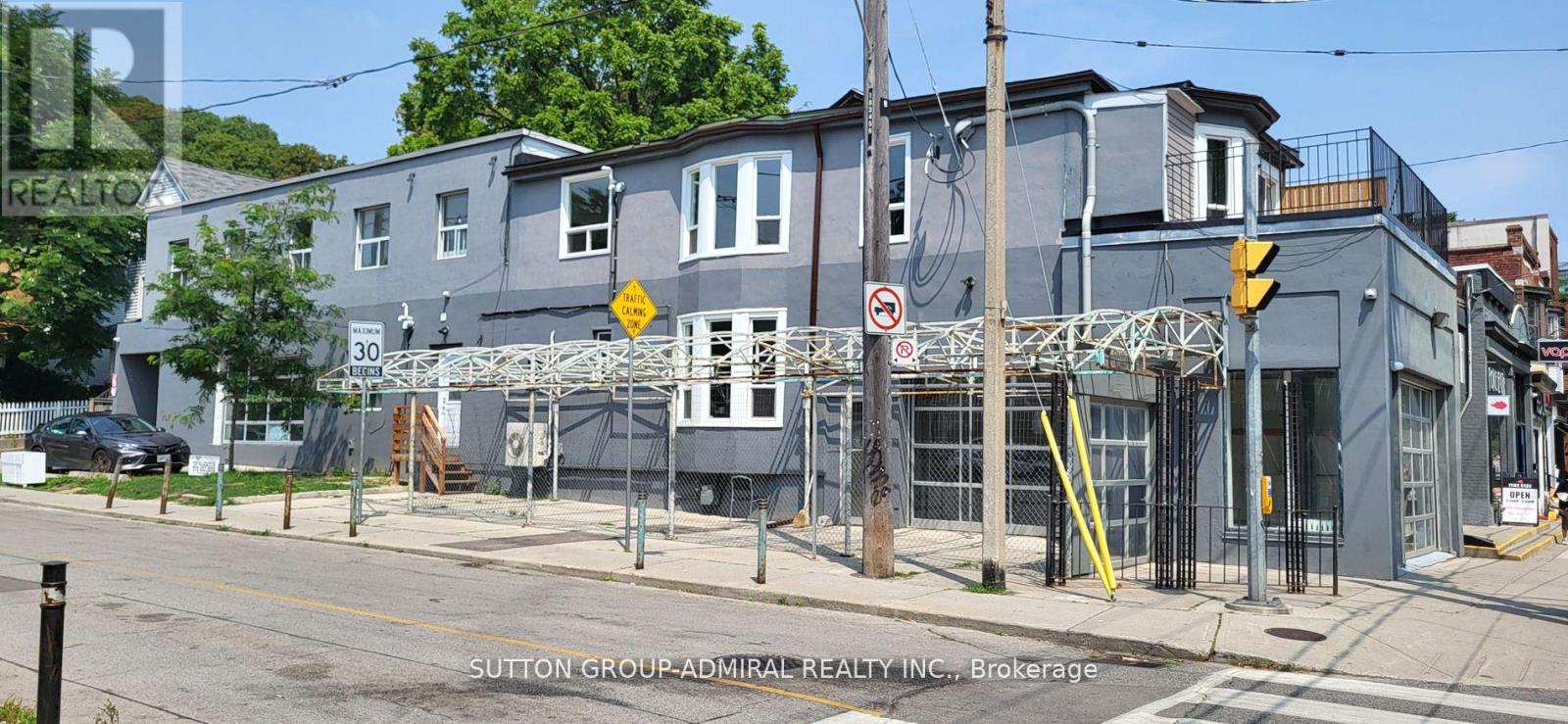 1930 Queen Street E Property Photo 23