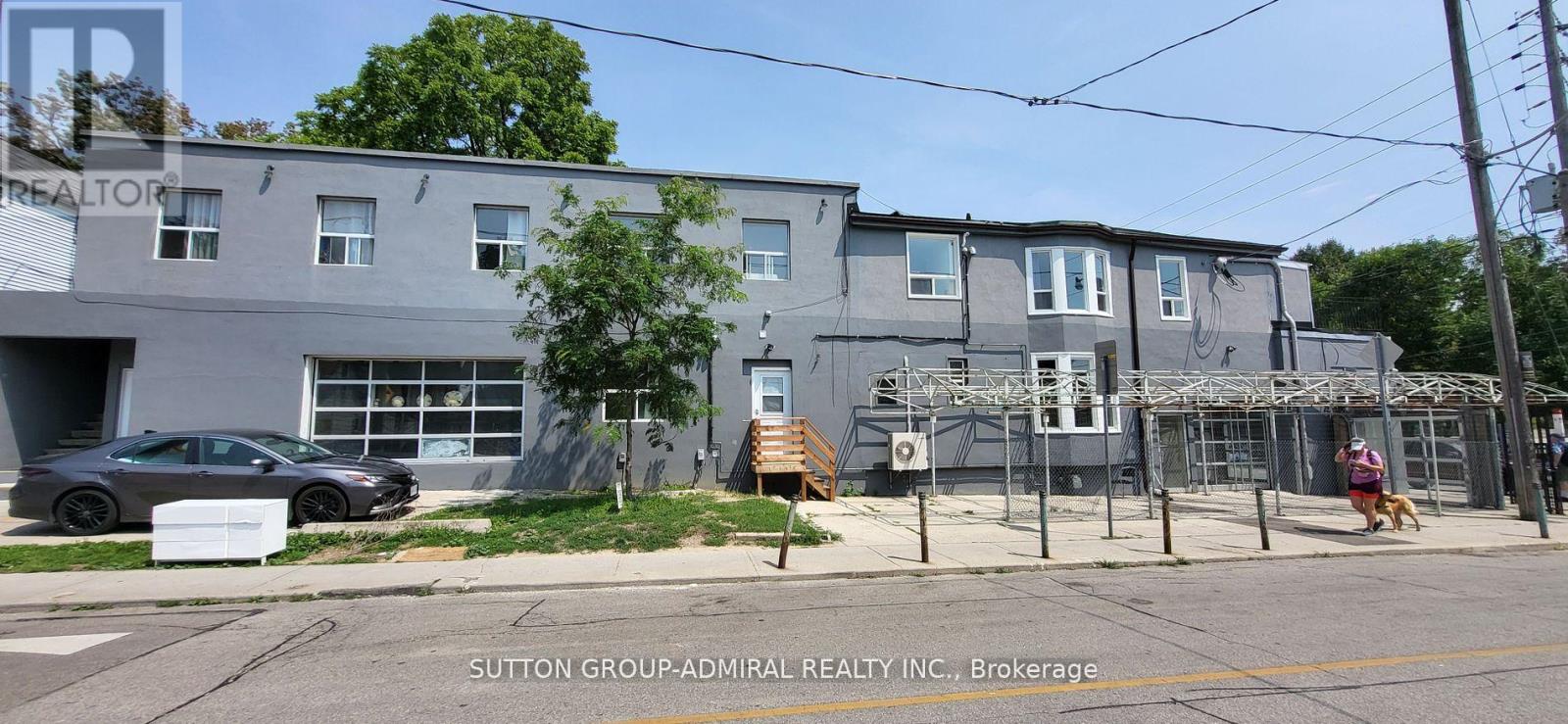 1930 Queen Street E Property Photo 36