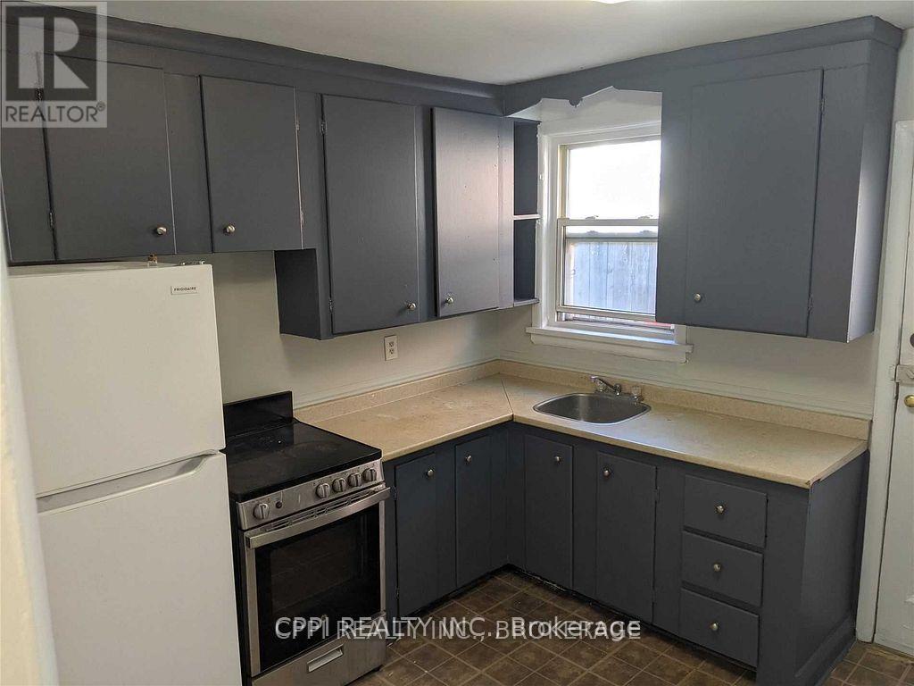 202 - 106 Old Kingston Road Property Photo 2
