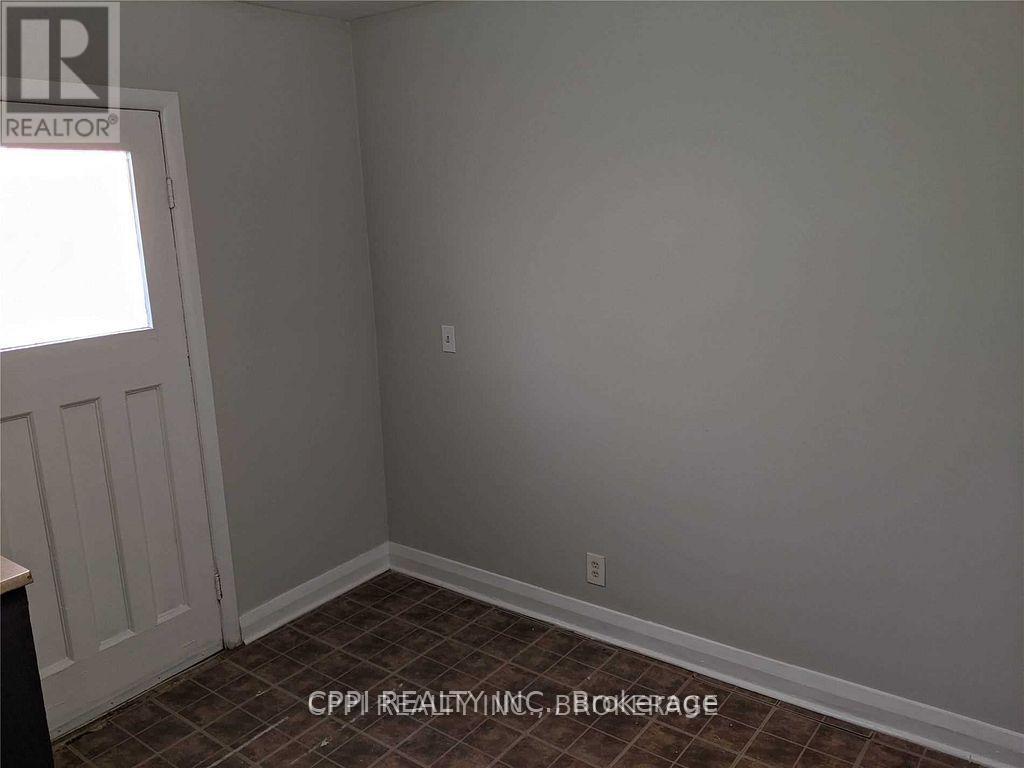 202 - 106 Old Kingston Road Property Photo 4